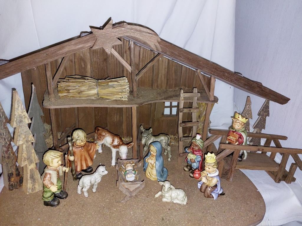Kinder kerstgroep Hummel/ Goebel met bijhorende kerststal, Ophalen of Verzenden