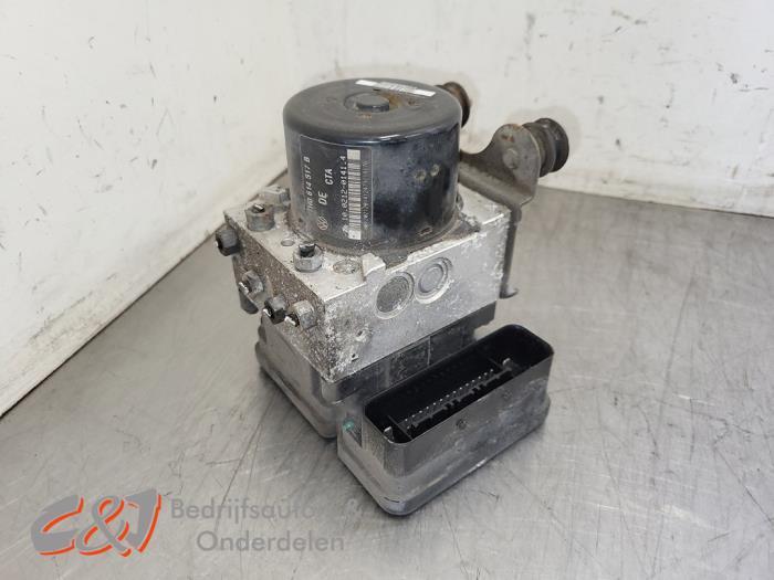 ABS Pomp van een Volkswagen Transporter, Gebruikt, -, Volkswagen, -