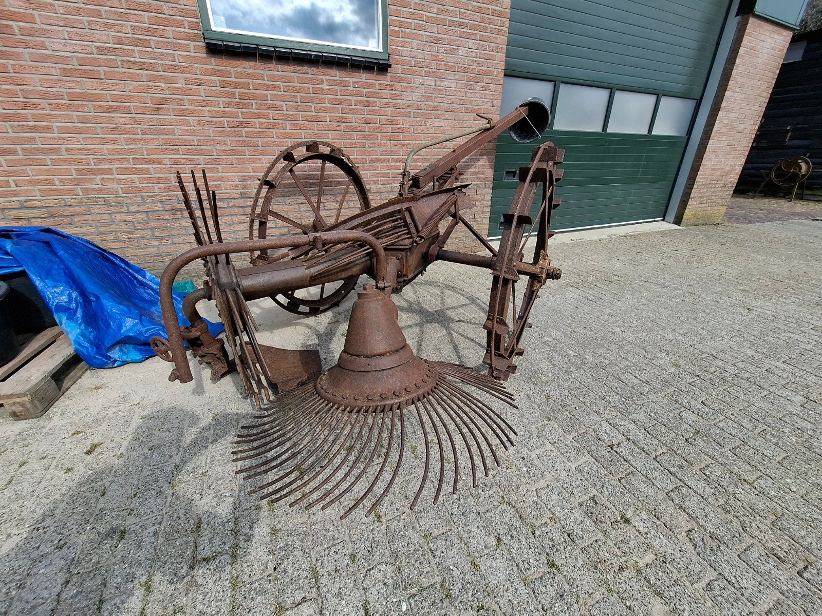 Antieke aardappelrooier, Ophalen