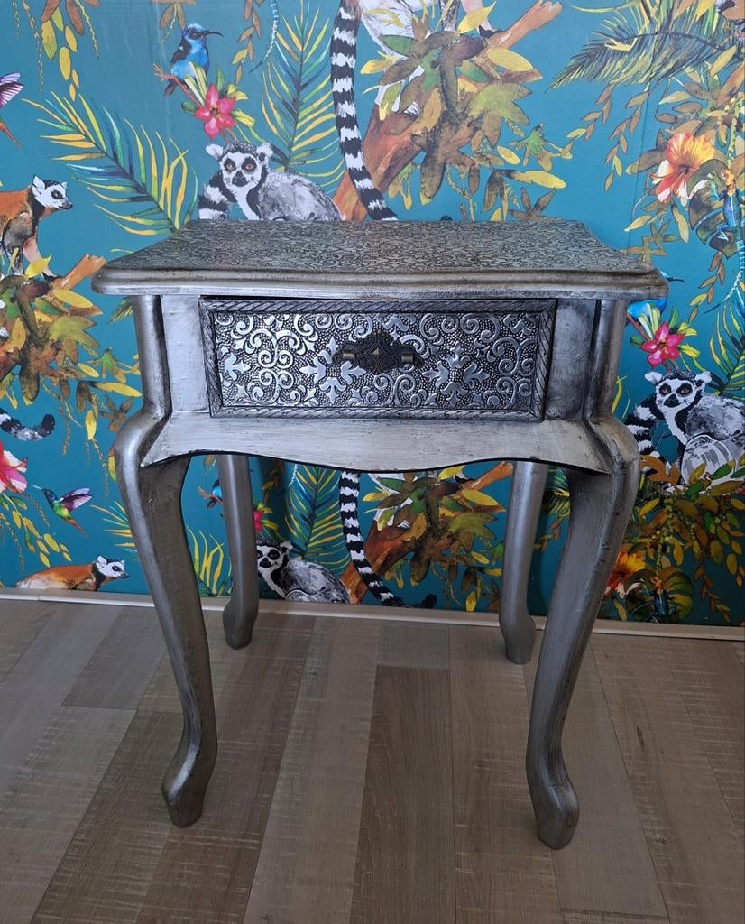 Barok bijzettafeltje met lade, zilverkleurig, Huis en Inrichting, Tafels | Bijzettafels, Minder dan 55 cm, Gebruikt, Decoratief, Klassiek, Barok