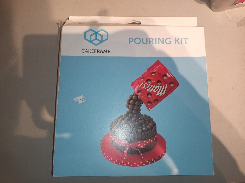 Nieuw in doos Cakeframe Pouring kit, Ophalen of Verzenden, Nieuw, Taarten, Bakvorm