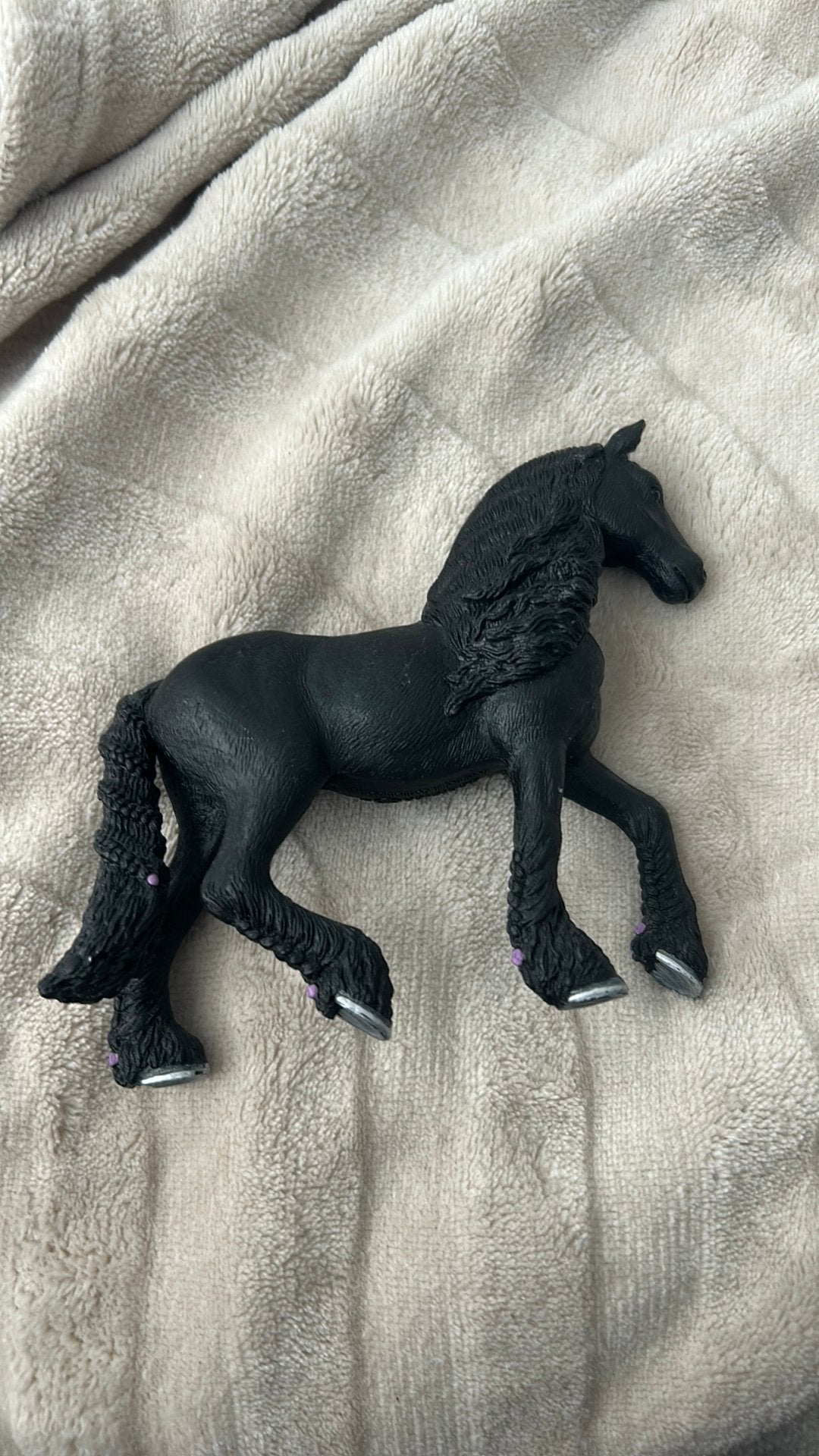 Schleich friese merrie, Ophalen of Verzenden, Zo goed als nieuw, Paard, Beeldje of Figuurtje