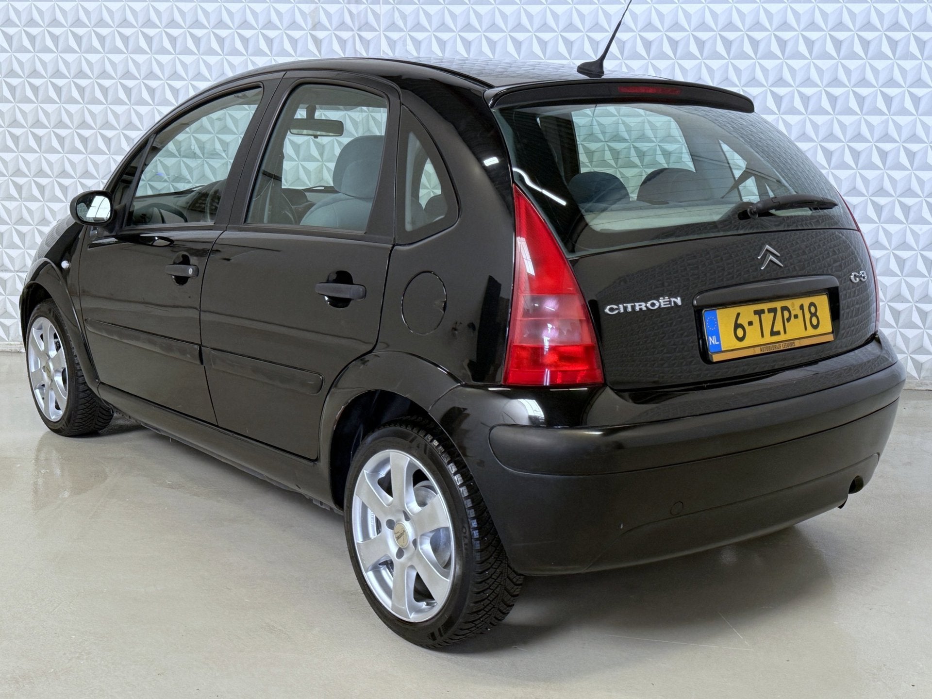 Citroen C3 1.1i Ligne Séduction / LEUKE AUTO! 127.000km (20, Voorwielaandrijving, 4 cilinders, 60 pk, Zwart