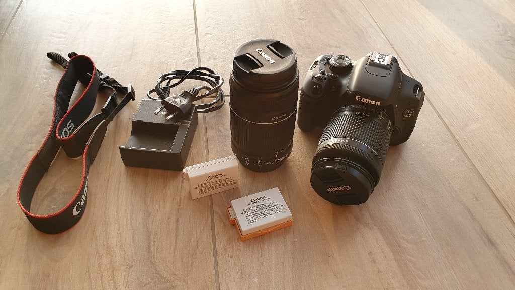 Canon 600D, 18-55 en 55-250 lens, 2 accu's, keurige staat, Audio, Tv en Foto, Fotocamera's Digitaal, Gebruikt, Spiegelreflex, Canon