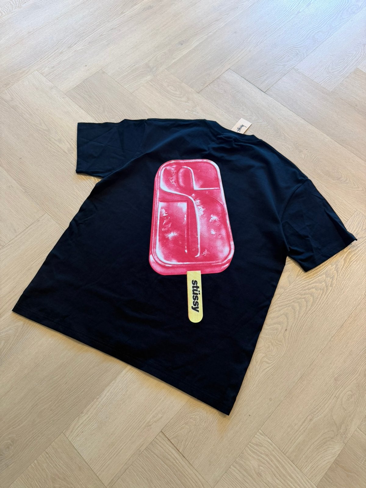 Stüssy Popsicle Tee Black – Nieuw met tags – Maat L Zwart, Kleding | Heren, T-shirts, Ophalen of Verzenden, Zo goed als nieuw
