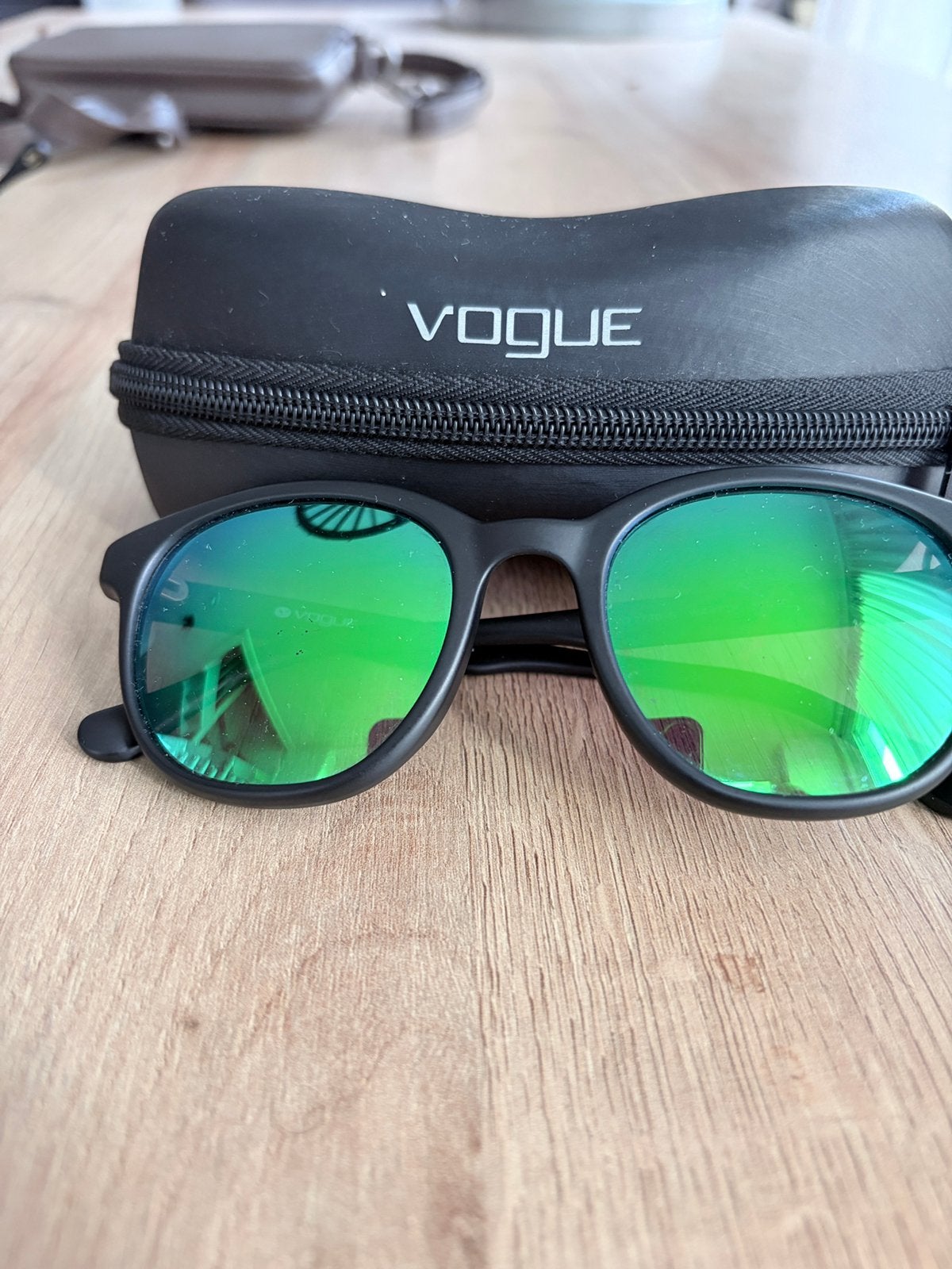 Vogue zonnebril, Ophalen of Verzenden, Zo goed als nieuw, Overige merken