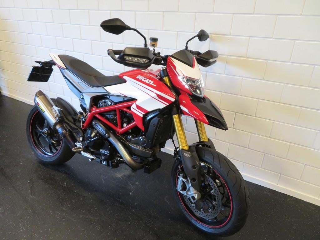Ducati HYPERMOTARD 939 SP ABS AKRA VET! (bj 2016), Motoren, Bedrijf, Naked bike