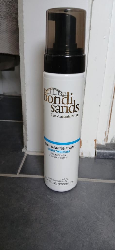 Nieuwe bondi sands self tanning foam medium, Ophalen of Verzenden, Nieuw