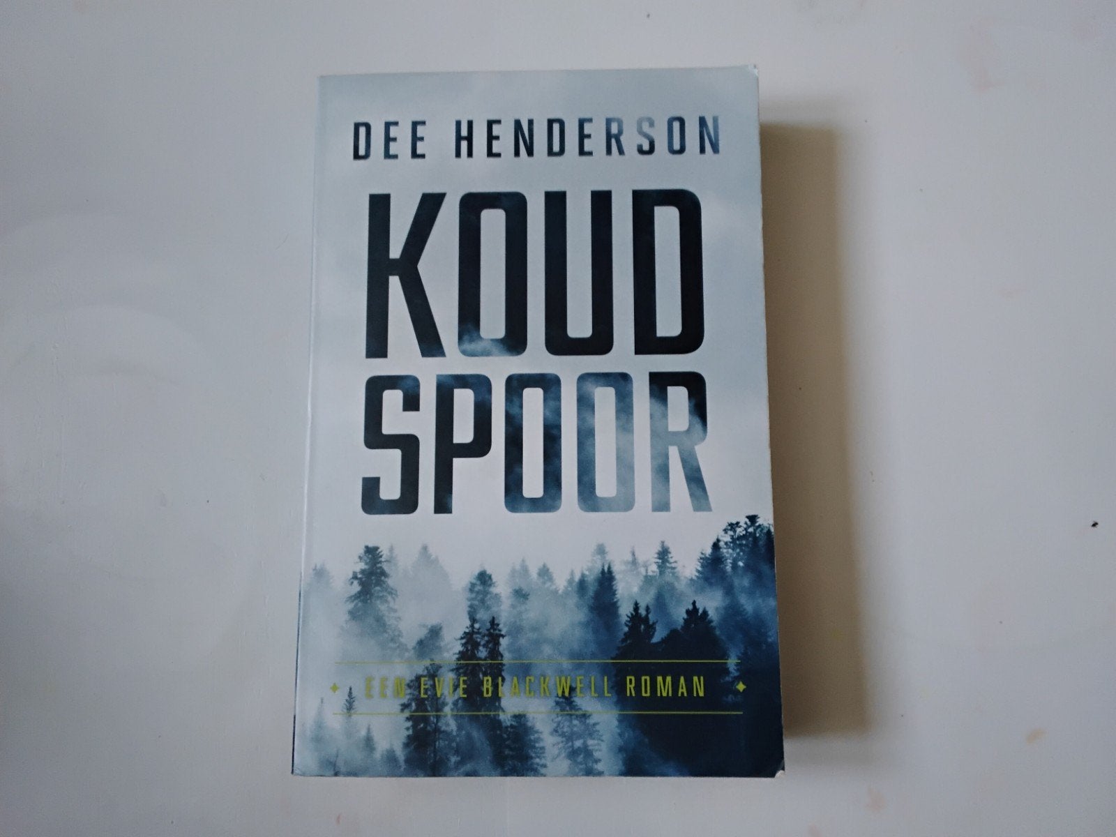 Koudspoor ( Dee Henderson, Ophalen of Verzenden, Zo goed als nieuw