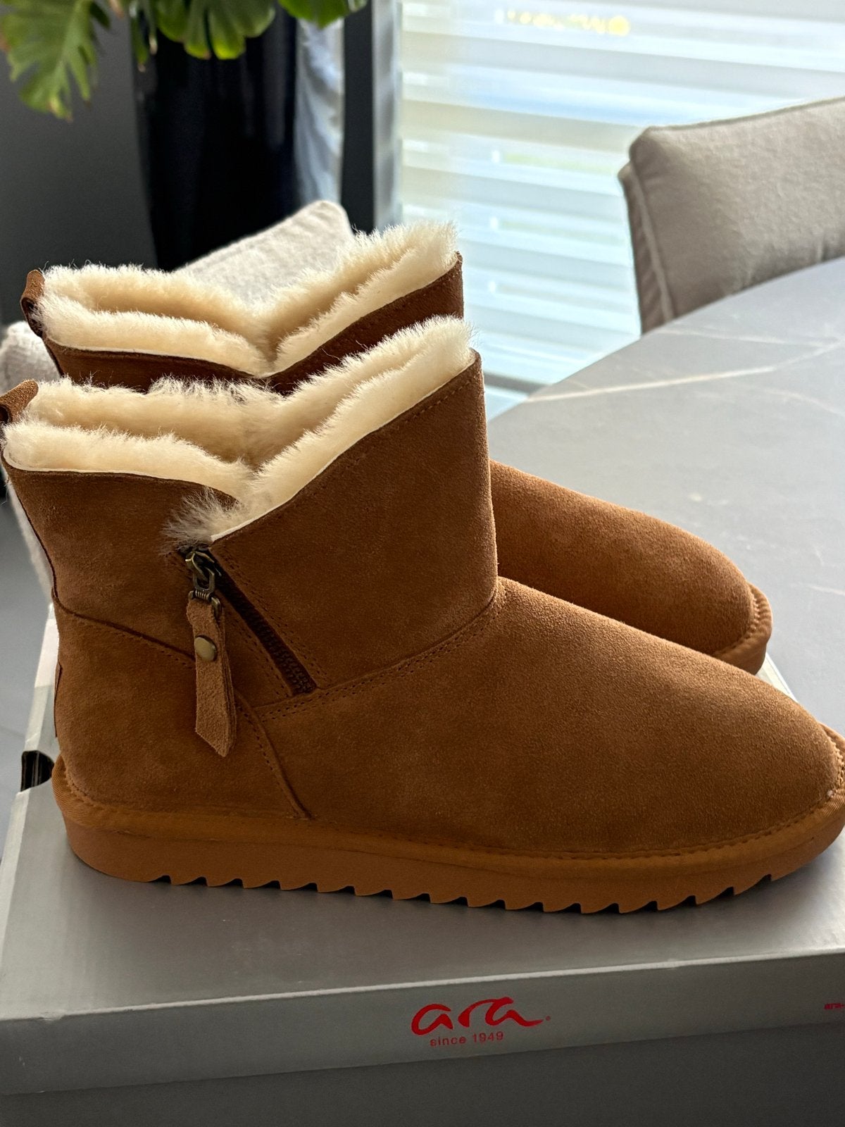 Mooie Ara enkellaarsjes Maat 43, Kleding | Dames, Schoenen, Ophalen of Verzenden, Zo goed als nieuw, Bruin, Lage of Enkellaarzen