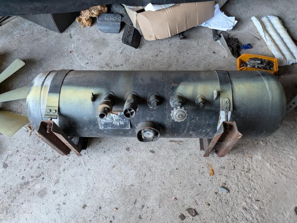 Ouderwetse LPG onderbouw tank 70 liter, Ophalen