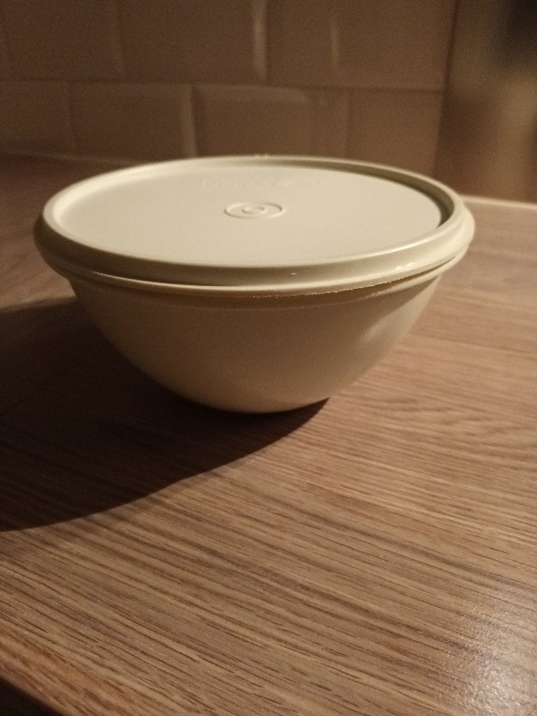 Tupperware vintage Wonderkom 2,4 l  /  creme, Wit, Overige typen, Ophalen of Verzenden, Zo goed als nieuw