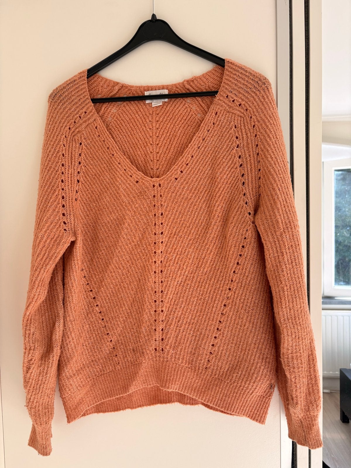 Zalmroze trui met V-hals - Cotton Club, Ophalen of Verzenden, Gedragen, Maat 34 (XS) of kleiner, Roze