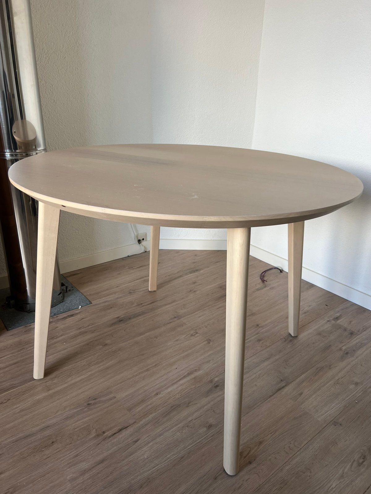 Ronde tafel Lisabo IKEA als nieuw, Huis en Inrichting, Ophalen, Zo goed als nieuw, Rond, 100 tot 150 cm