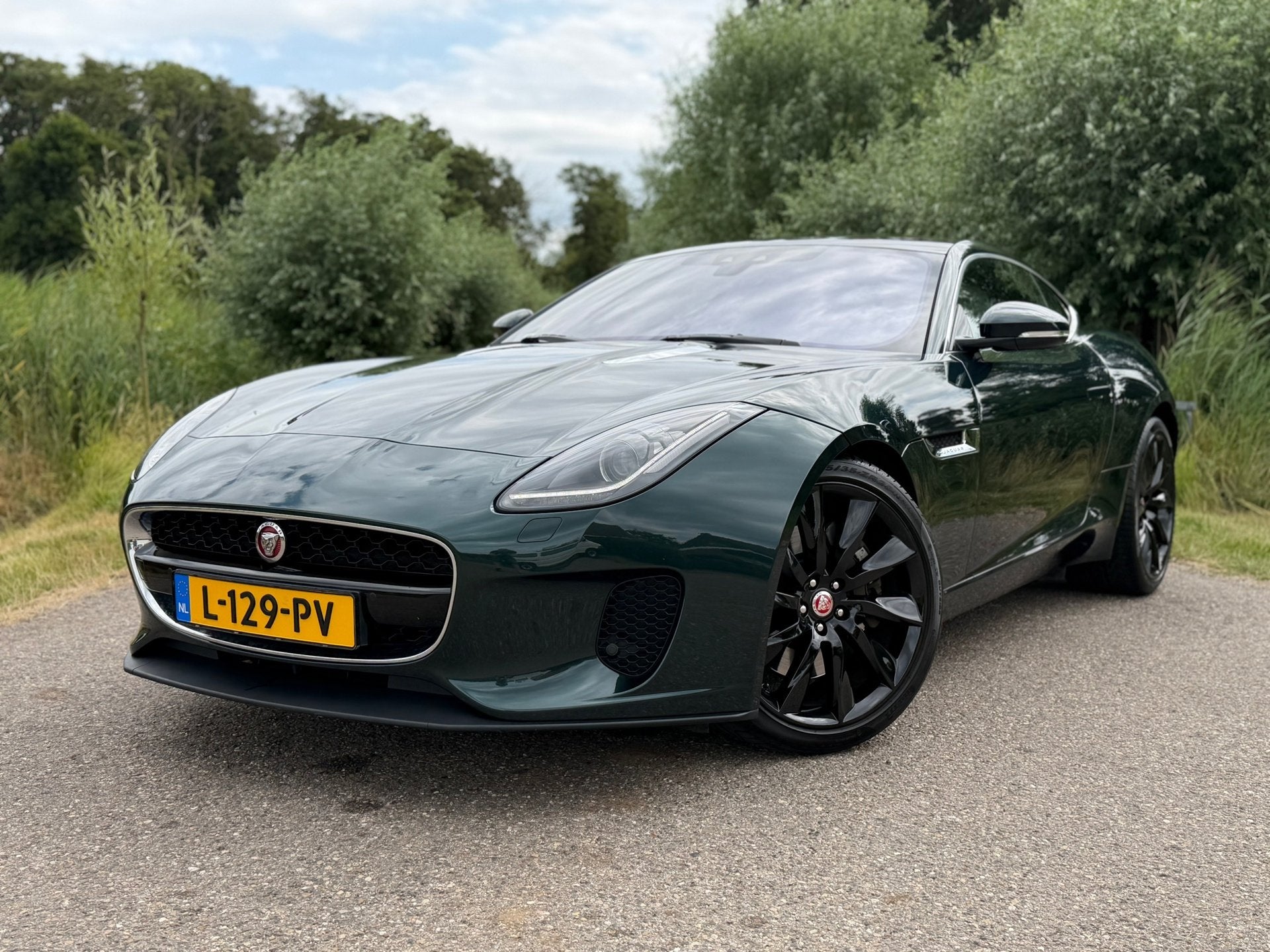 Jaguar F-TYPE 2.0T R-Dynamic / Panoramadak / Meridian / Came, Auto's, Automaat, Euro 6, 4 cilinders, Alcantara
