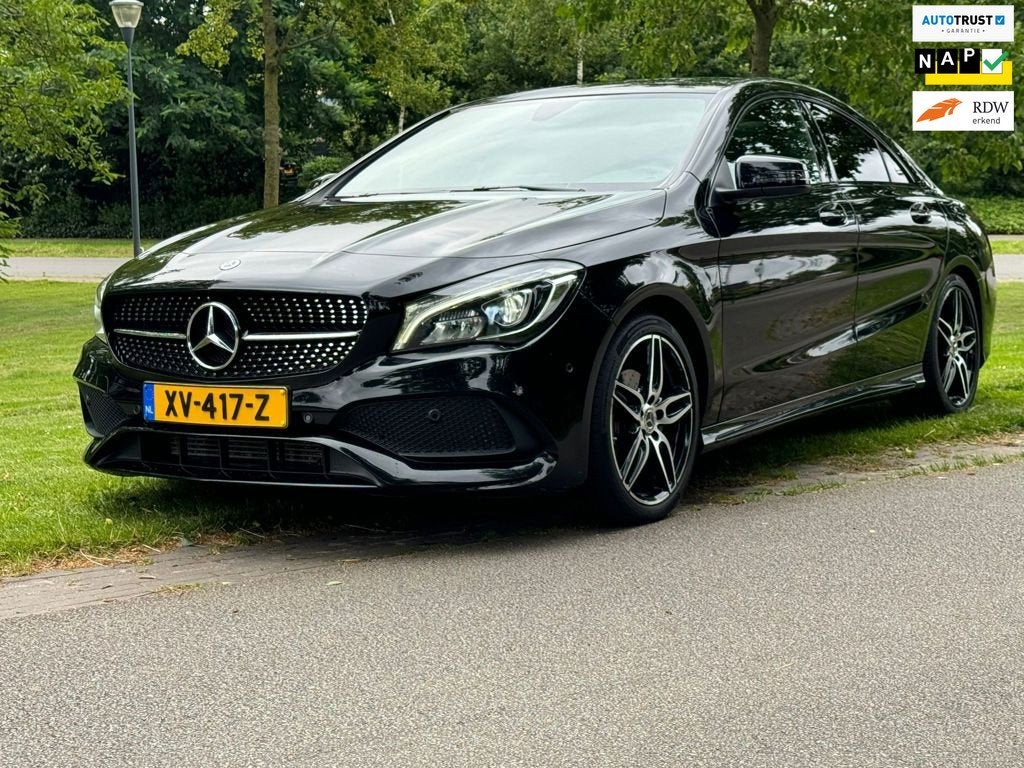 Mercedes-Benz CLA-klasse 180 AMG Line, Auto's, Mercedes-Benz, Gebruikt, 715 kg, Alcantara, Sedan