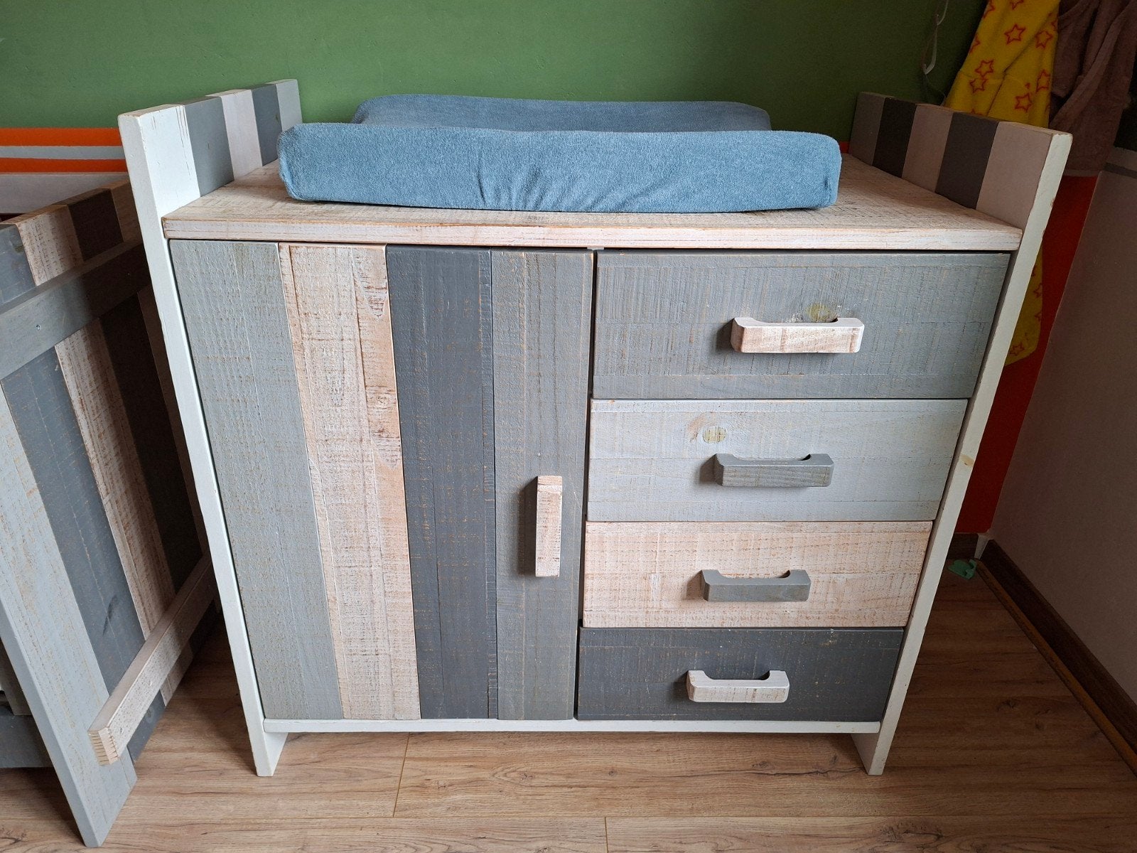 Kinderkamer Steigerhout Grijs - Ledikant, Commode, Kast, Ophalen, Gebruikt, Jongetje of Meisje