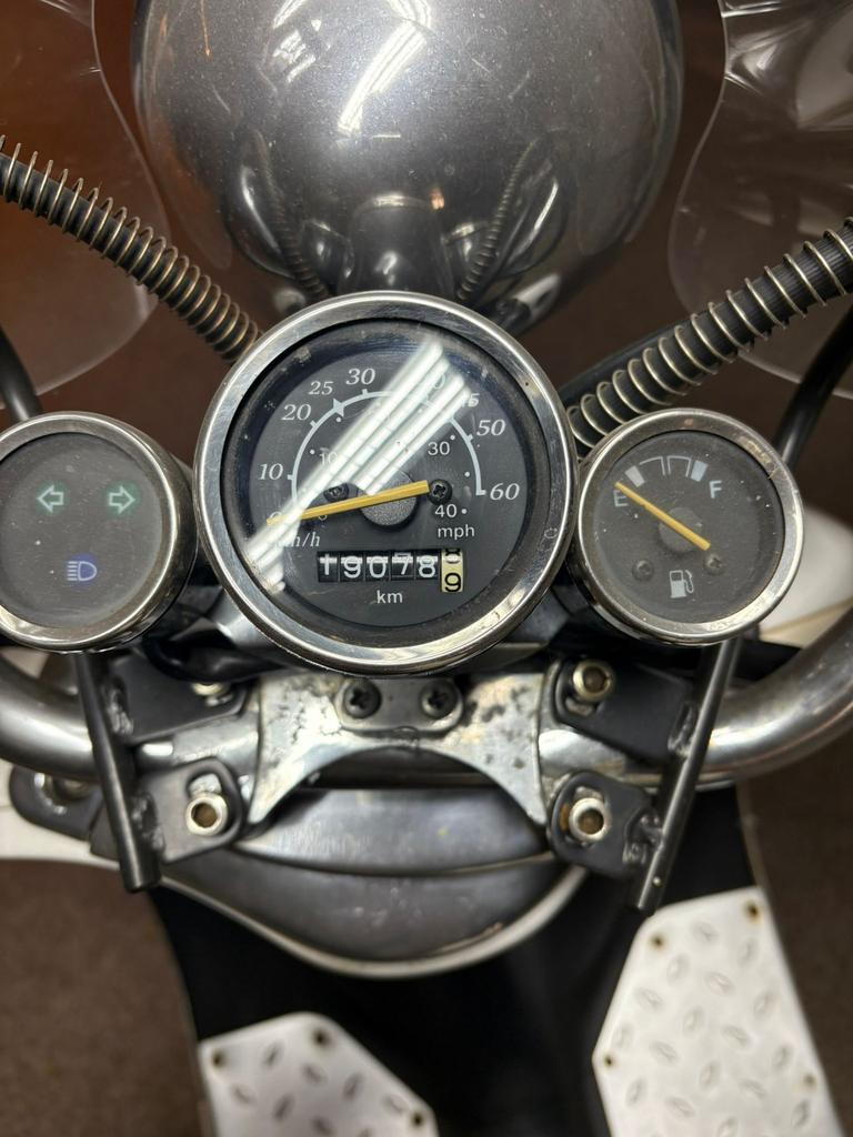 2 scooters te koop | SYM + AGM | opknappers / project, Fietsen en Brommers, Snorfietsen en Snorscooters, Ophalen, Zo goed als nieuw
