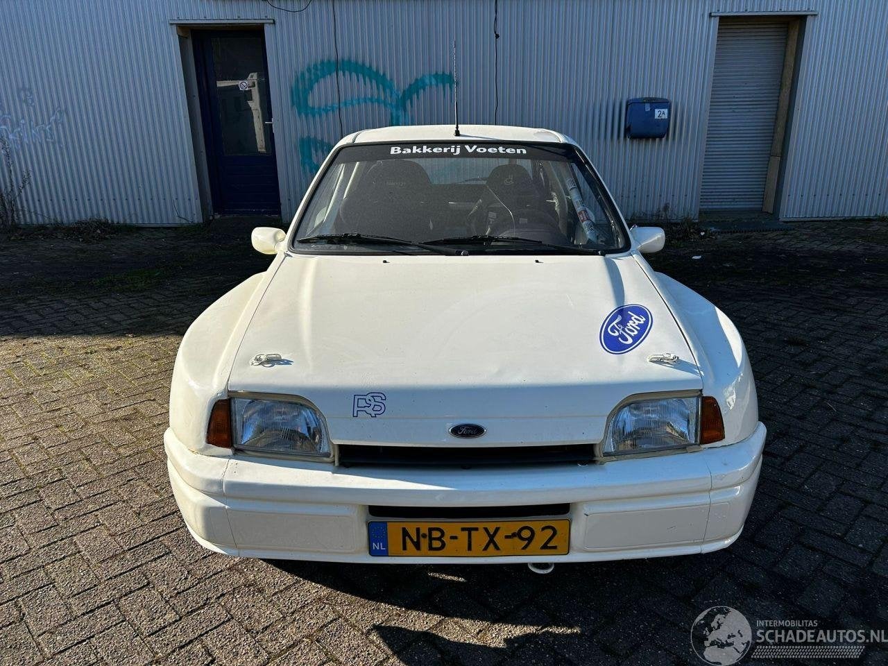 Ford Fiesta (bj 1995), Wit, Handgeschakeld, Henry-Ford-Straße  1 ,50735, Köln, Deutschland, Benzine
