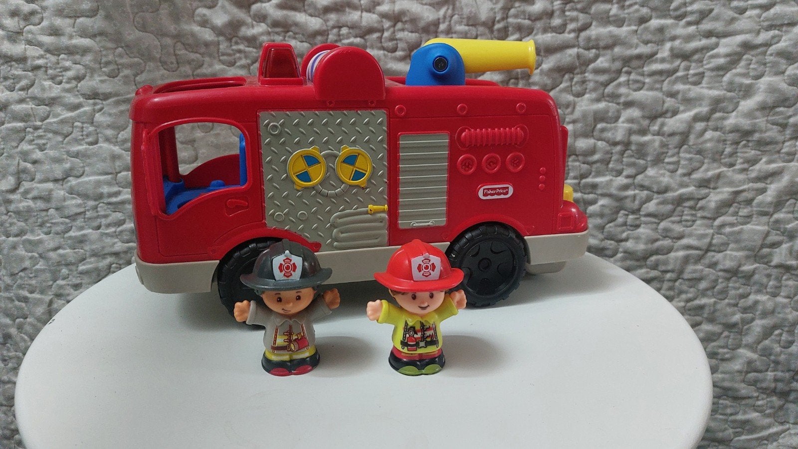 Fisher Price Little People Brandweerauto met 2 Figuren, Ophalen of Verzenden, Gebruikt