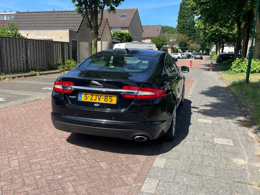 Jaguar XF 2.2D 120KW 2015 Zwart, Automaat, Achterwielaandrijving, 1850 kg, Diesel