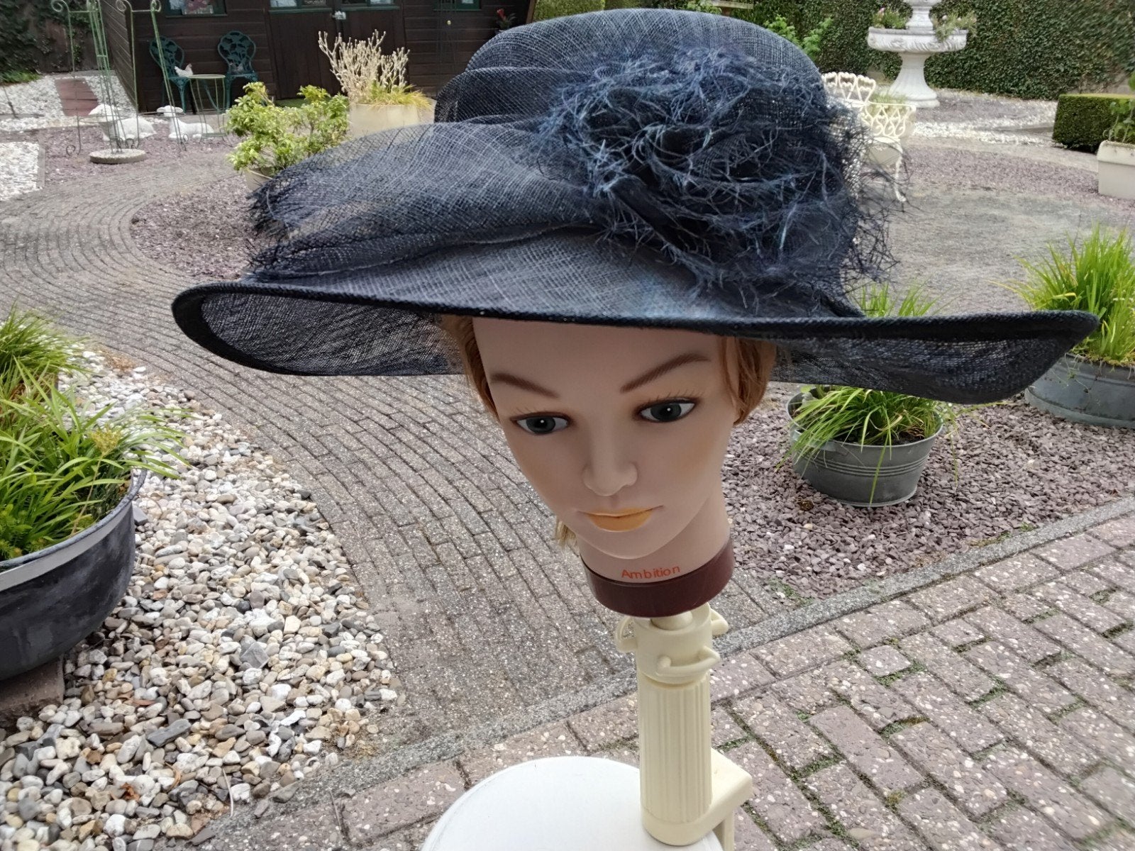 Prachtige elegante hoed 56 cm, Kleding | Dames, Ophalen of Verzenden, Zo goed als nieuw