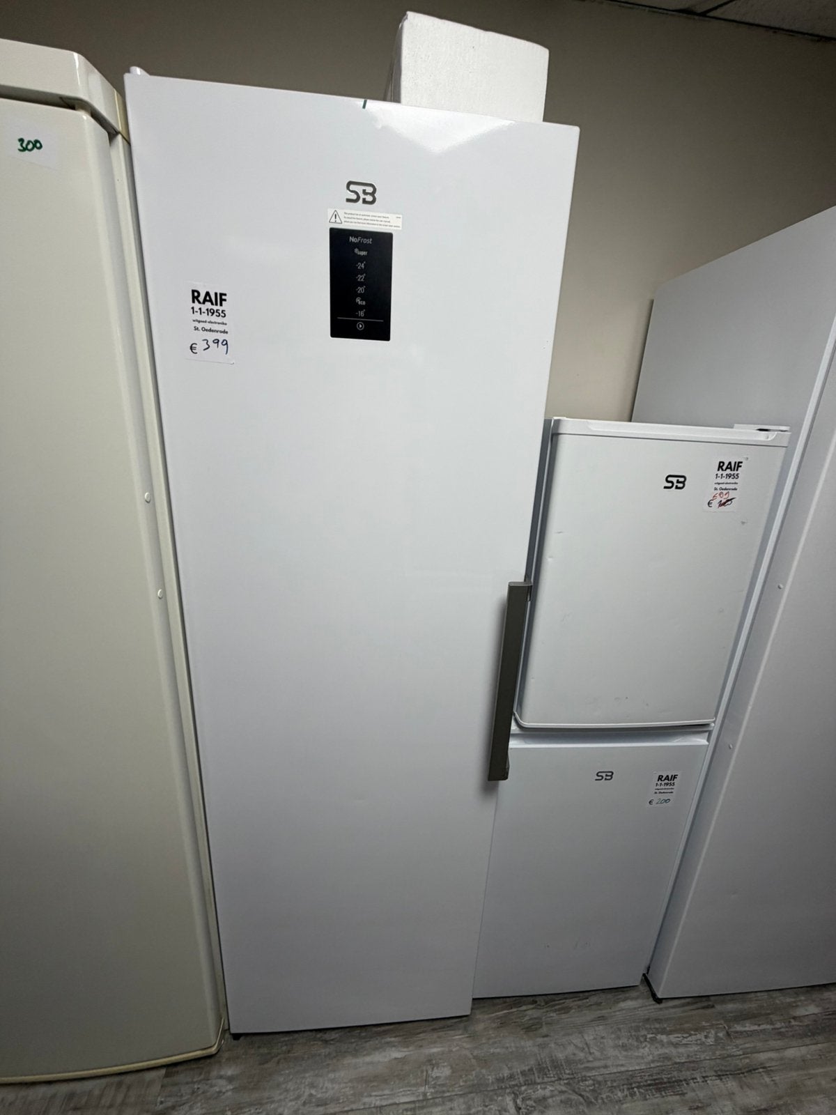 Vriezer Kastmodel NoFrost 280L 186cm Hoog Zo Goed als Nieuw, Witgoed en Apparatuur, Vrieskast, Energieklasse A of zuiniger, Sb