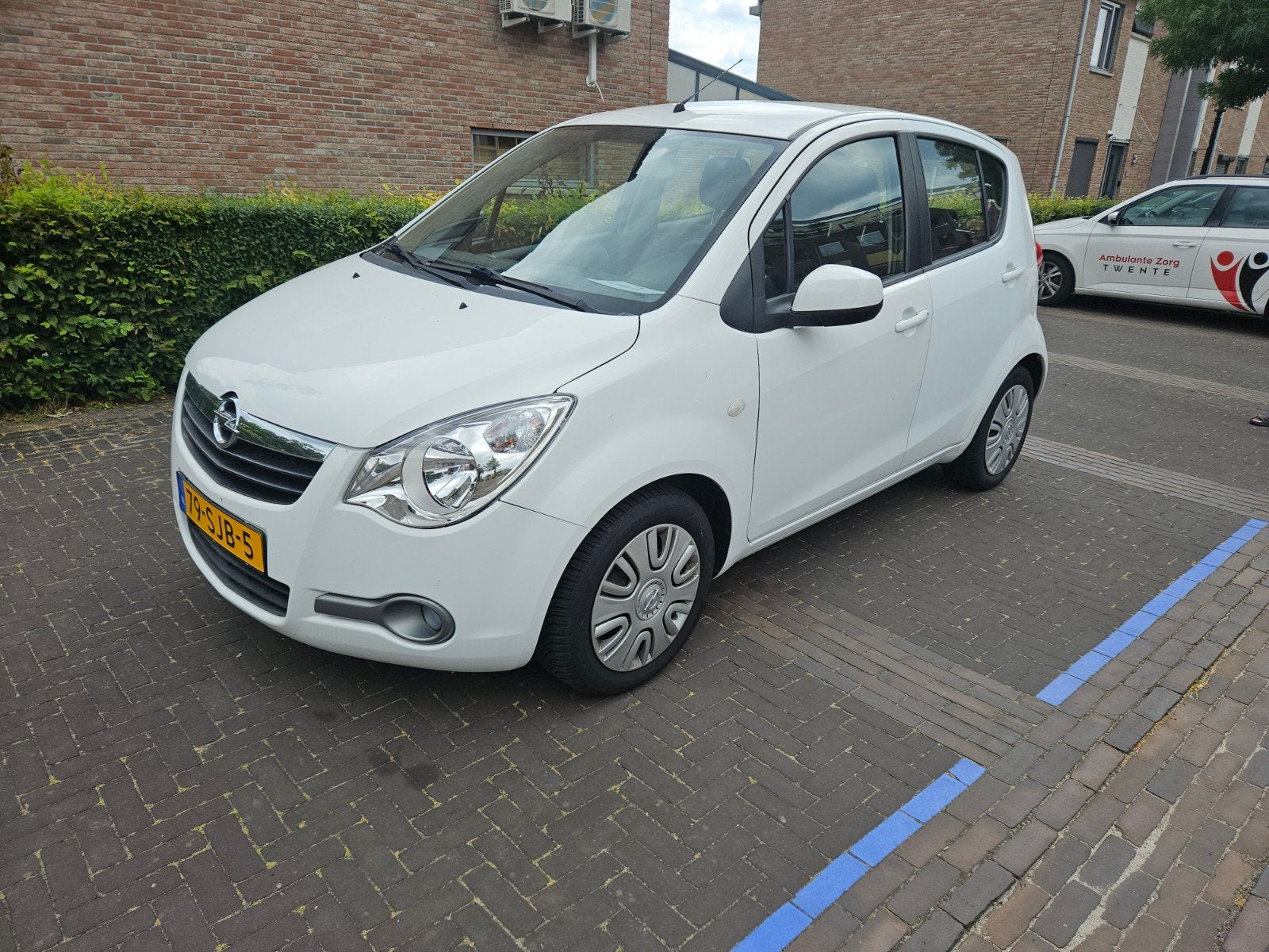 Opel Agila 1.0 12V Edition 2011 APK maart 2027, Auto's, Opel, Multifunctioneel stuurwiel, Stof, Origineel Nederlands, Handgeschakeld