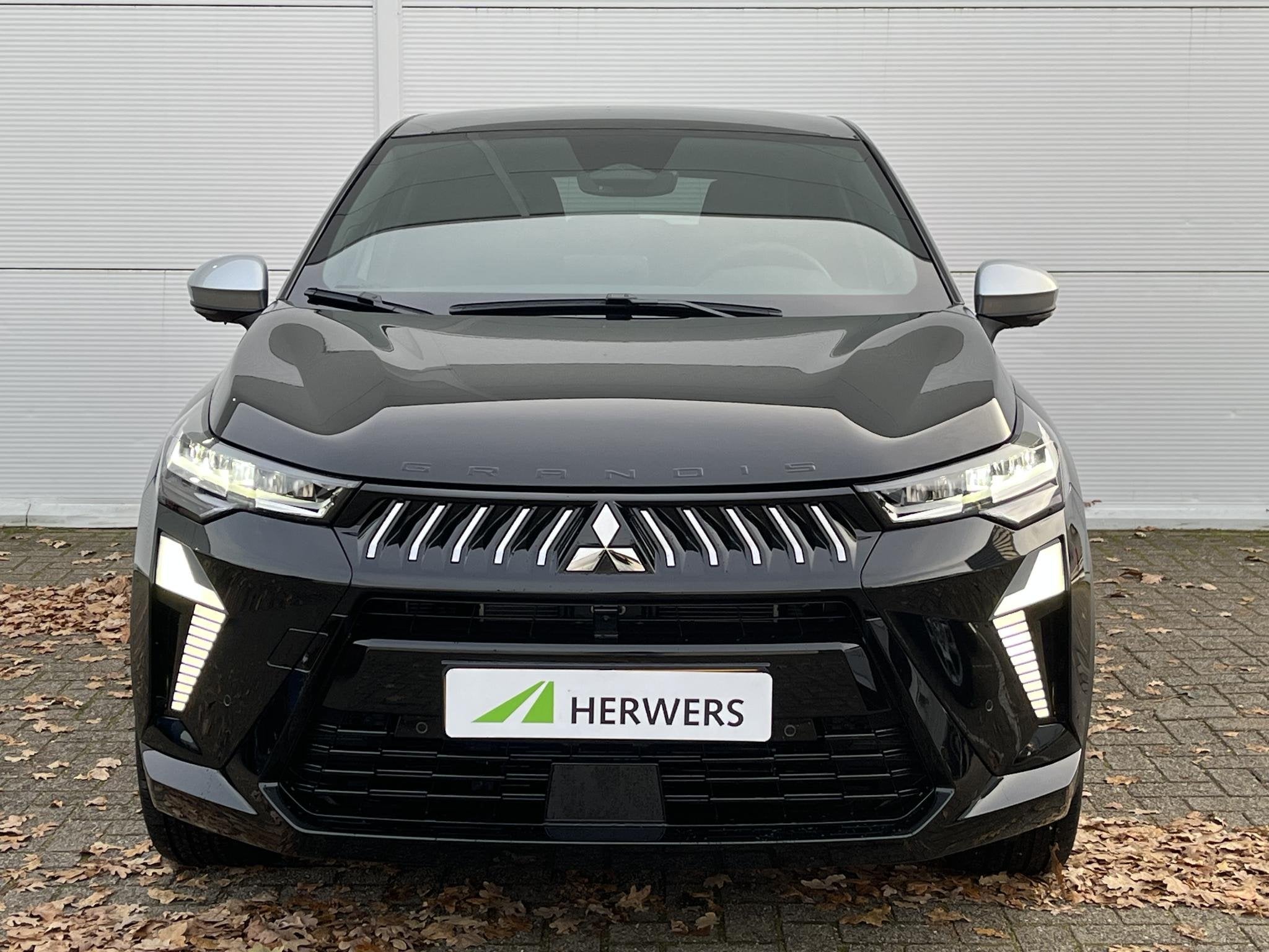 Mitsubishi Grandis 1.8 HEV Instyle / 8 jaar fabrieksgarantie, Auto's, 730 kg, 1789 cc, Euro 6, Zwart