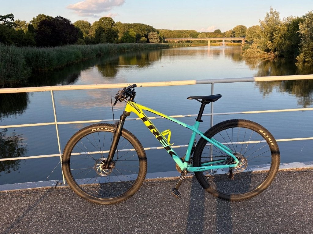 Trek Marlin 5 2022 Maat: M - Hydraulische schijfremmen, Gebruikt, Hardtail, Heren, 45 tot 49 cm