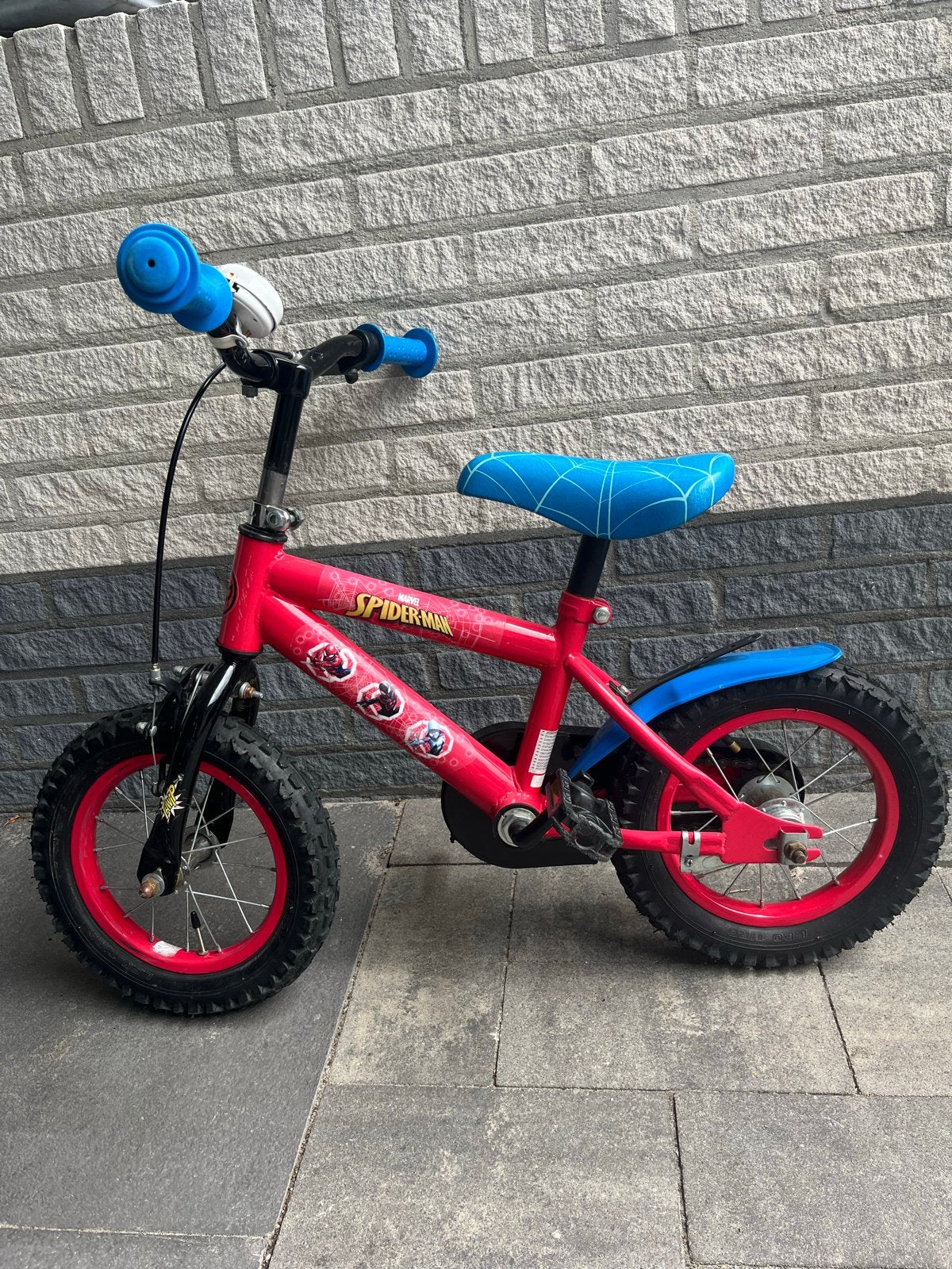 Kinderfiets Spiderman 12 inch (3-4 jaar), Fietsen en Brommers, Ophalen, Gebruikt, Velgrem, Minder dan 16 inch