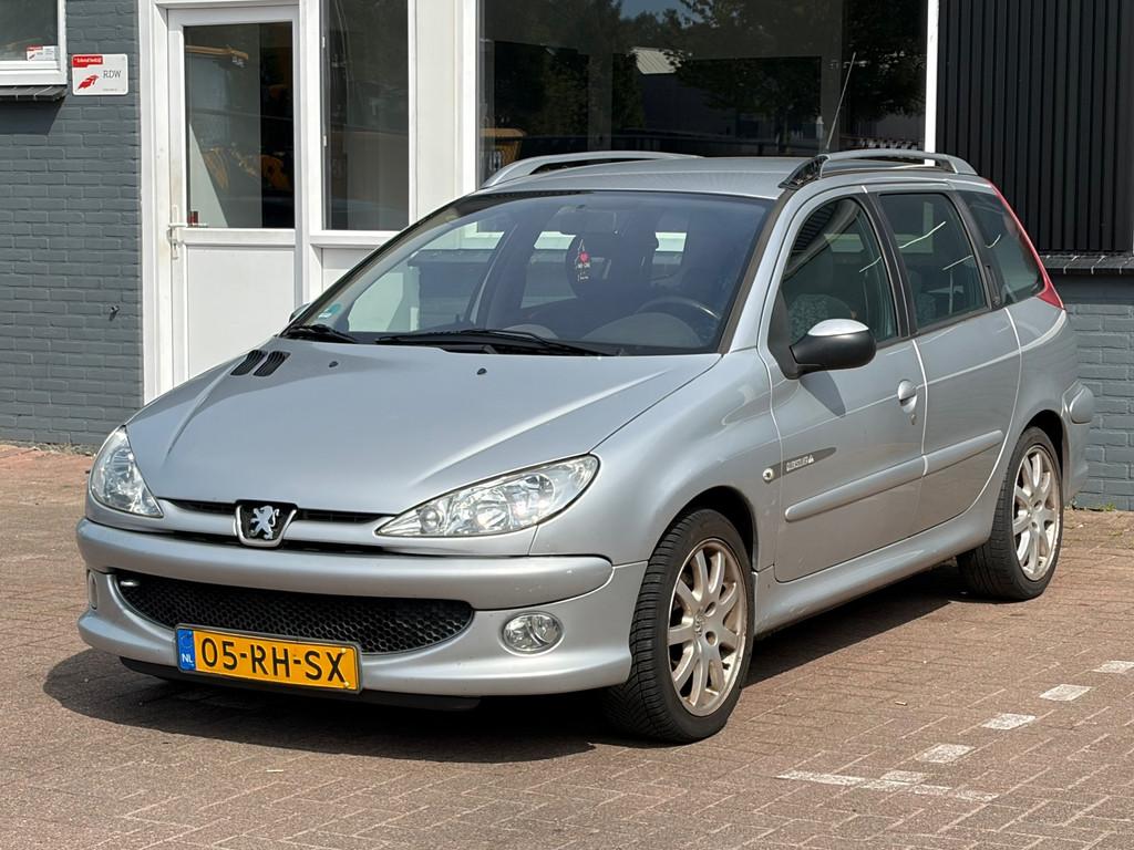 Peugeot 206 SW 1.6-16V Quiksilver / Nieuwe apk, Auto's, Peugeot, Voorwielaandrijving, 15 km/l, 4 cilinders, Origineel Nederlands