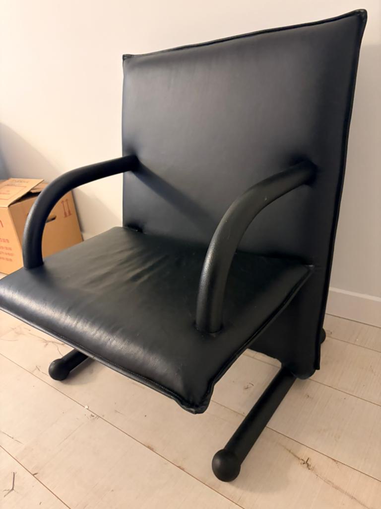 Vintage design fauteuil zwart – jaren 80 stijl, Huis en Inrichting, Fauteuils, Ophalen, Zo goed als nieuw, 75 tot 100 cm, 50 tot 75 cm