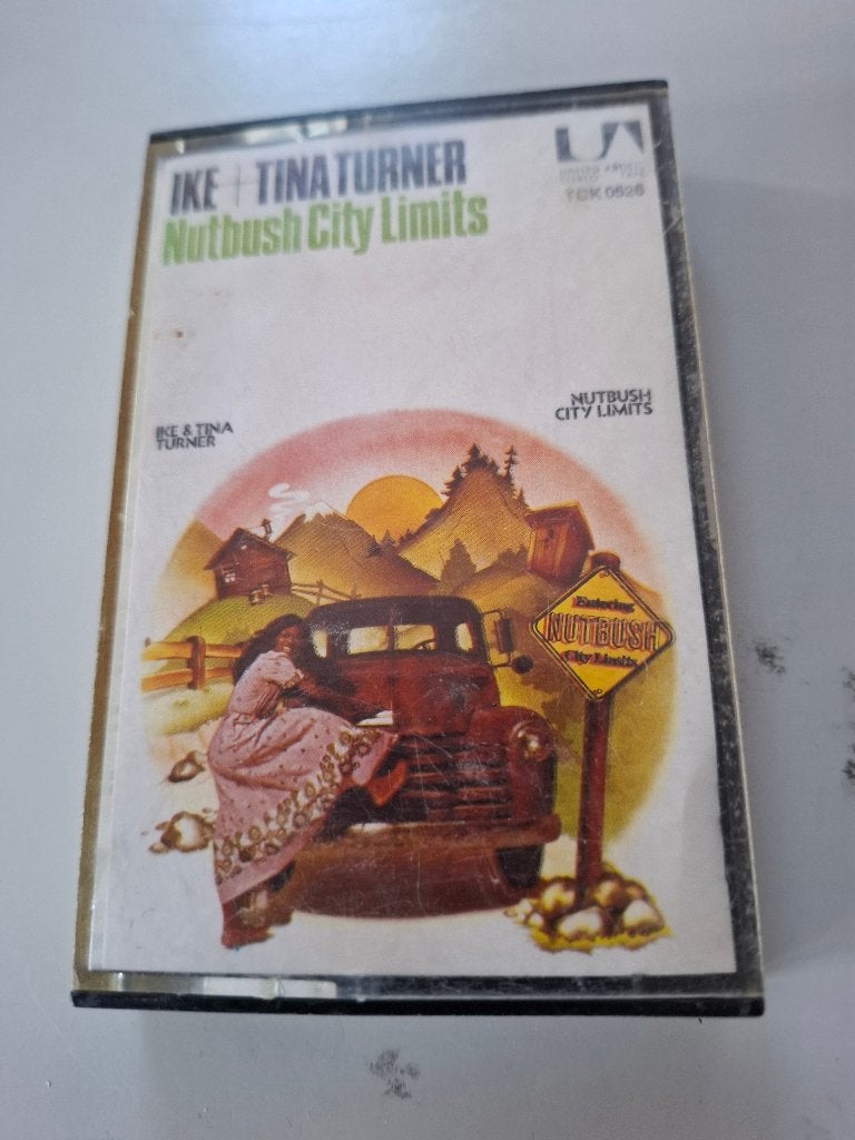 Cassette Ike + Tina Turner - Nutbush City Limits, Cd's en Dvd's, Cassettebandjes, Gebruikt, 1 bandje, Ophalen of Verzenden, Voorbespeeld