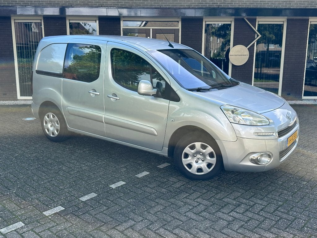 Peugeot Partner 1.6 HDI 66KW 2014 (nieuwstaat), Stof, 4 cilinders, Origineel Nederlands, Grijs