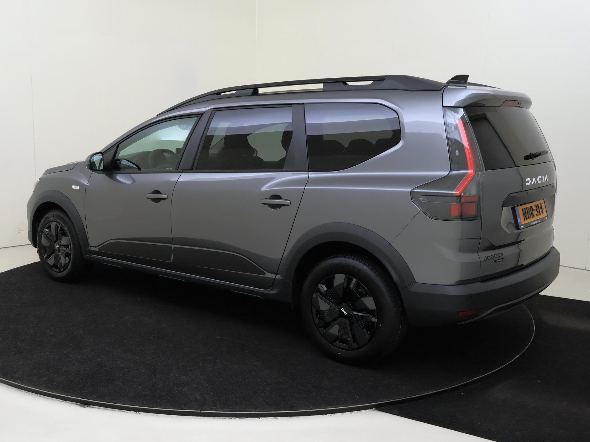 Dacia Jogger 1.8 hybrid 155 expression AUTOMAAT | Pack Comfo, Auto's, Dealer onderhouden, Euro 6, 715 kg, Origineel Nederlands