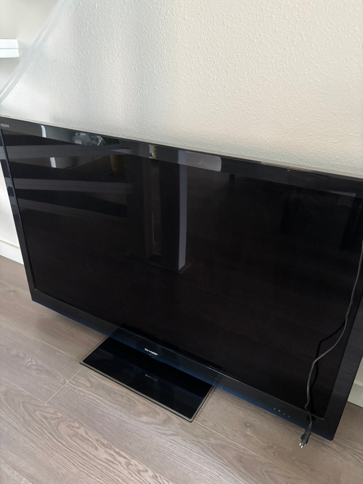 Sharp tv en tv meubel., Ophalen, Zo goed als nieuw, 50 Hz, Sharp