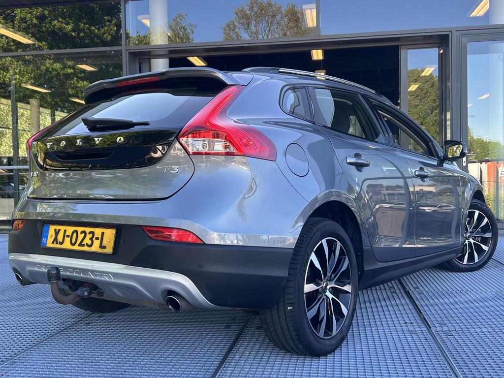 Volvo V40 Cross Country 1.5 T3 Dynamic Edition Automaat 153P, Auto's, Euro 6, 4 cilinders, 700 kg, Leder en Stof