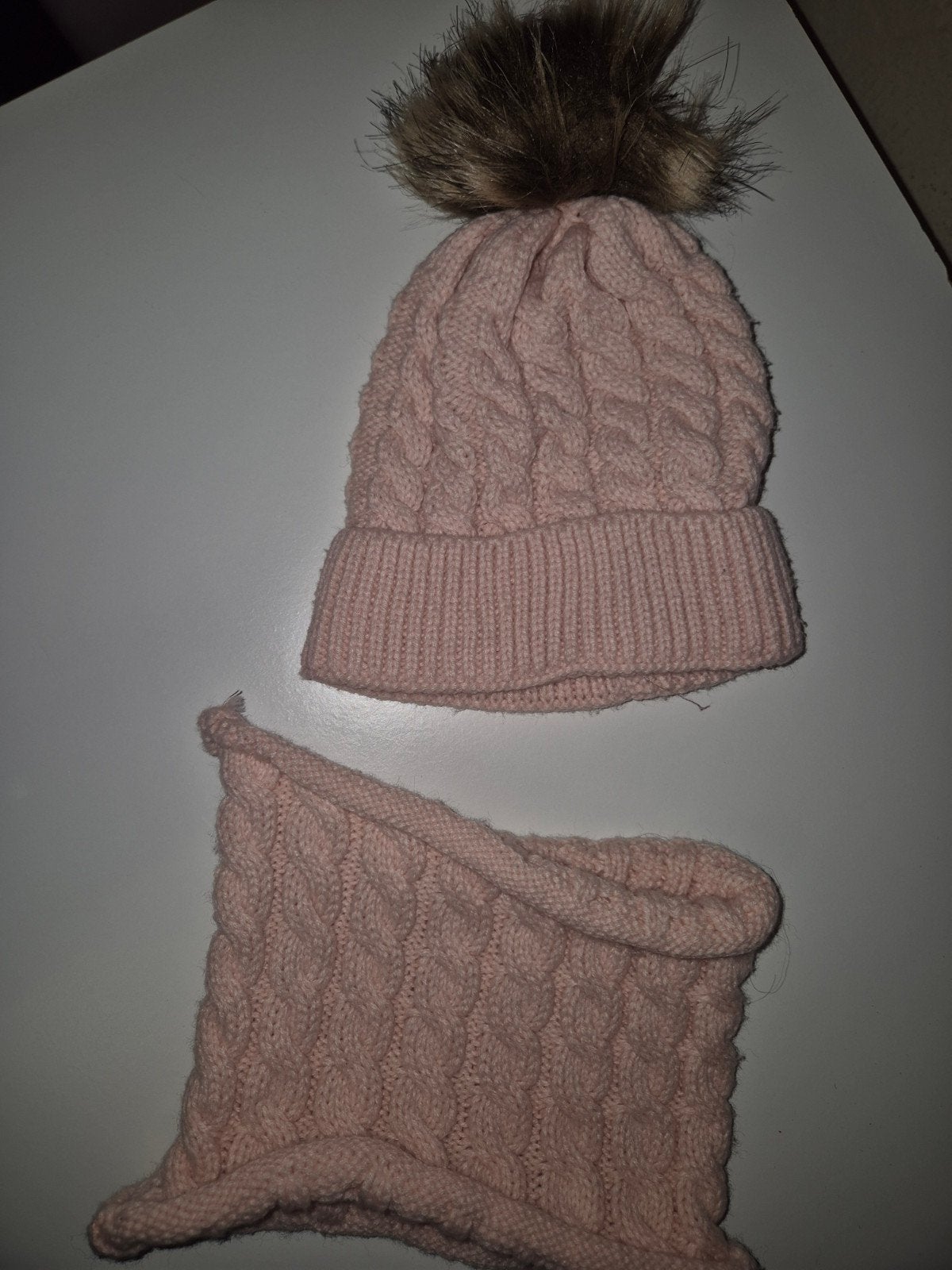 Roze gebreide muts en sjaal set voor kinderen, Ophalen of Verzenden, Zo goed als nieuw, 104 of kleiner, Onbekend