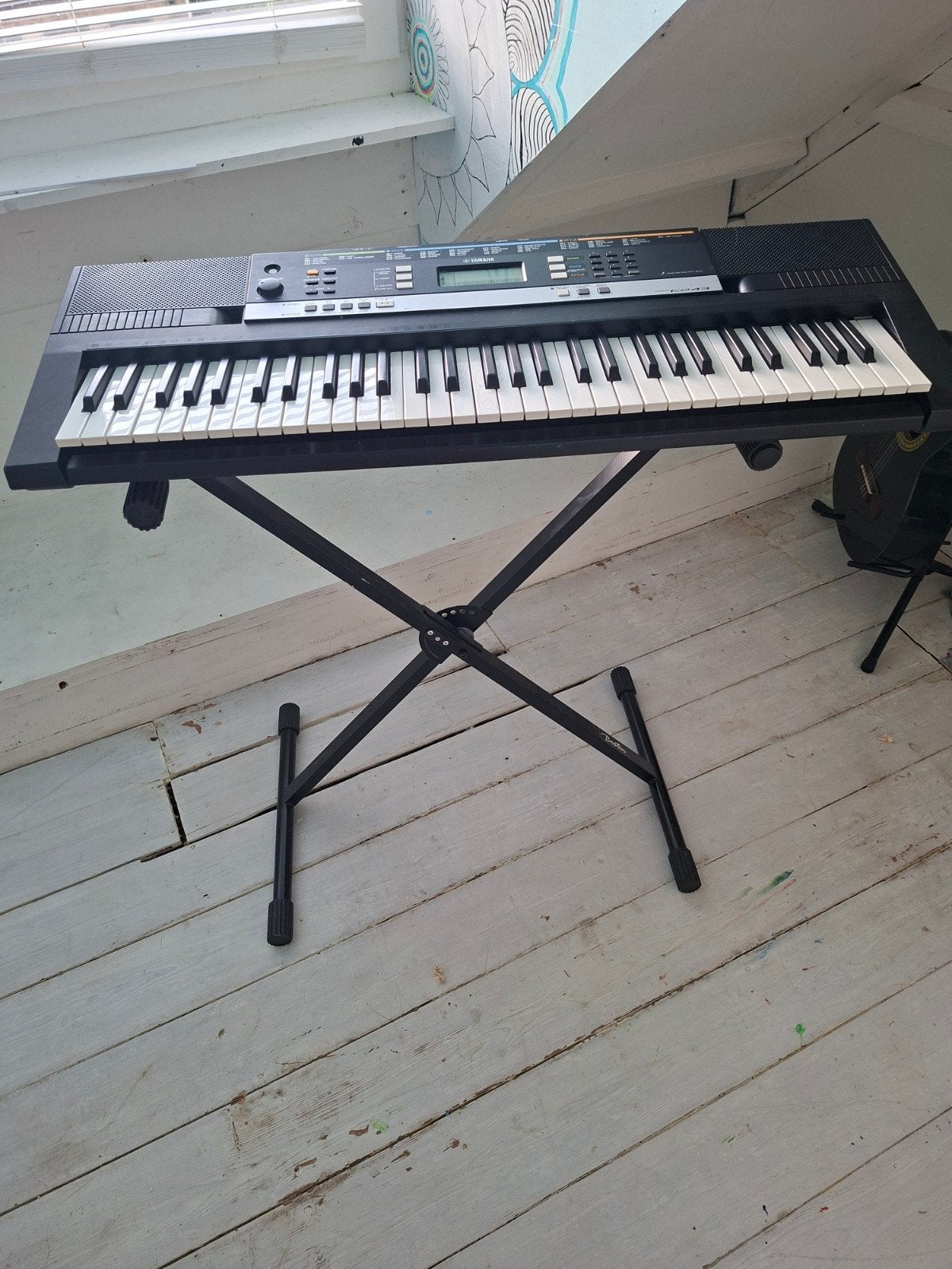 Yamaha PSR-E243 Keyboard met standaard, Muziek en Instrumenten, Keyboards, Ophalen, Yamaha, Met standaard, 61 toetsen