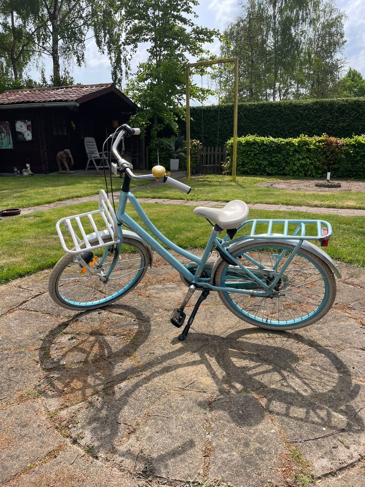 Mooi blauw omakinderfietsje 24 inch met rekje, Fietsen en Brommers, Ophalen, Gebruikt