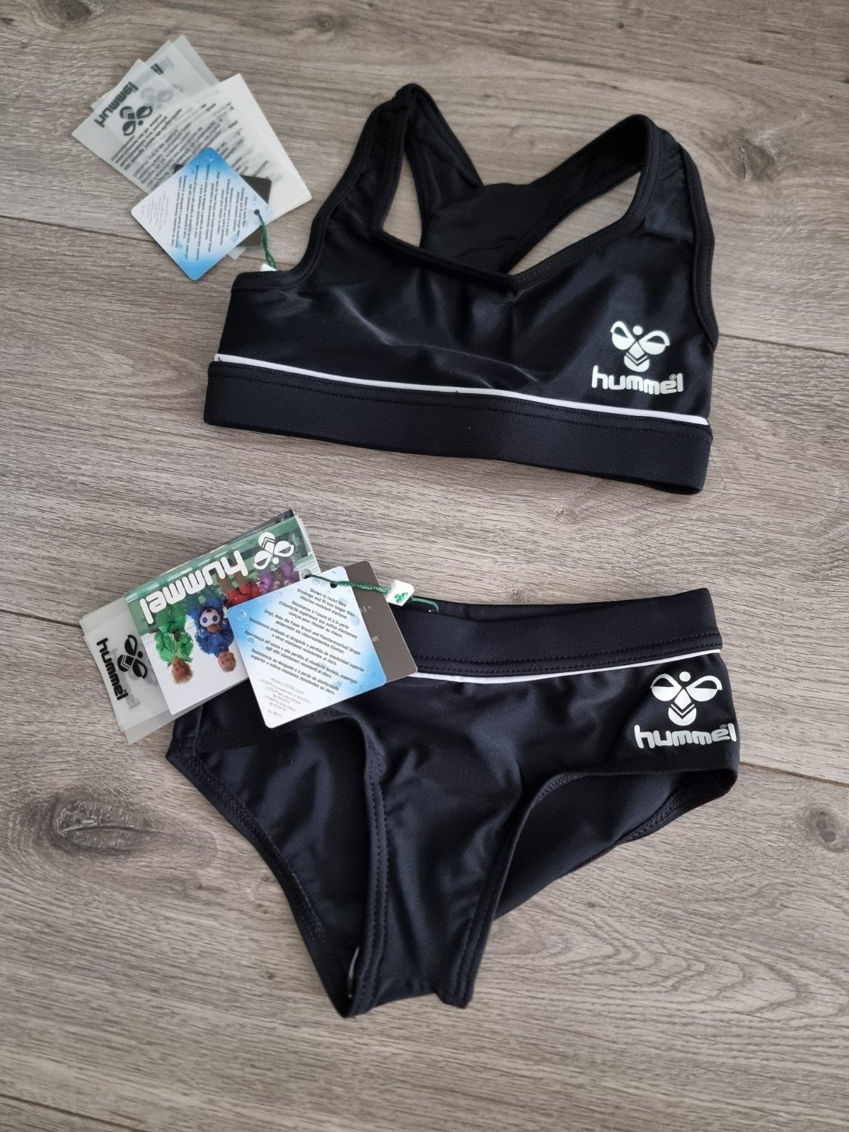 Zwart meisjes bikini Hummel UVPF 50+, maat 92, Nieuw (MB5), Ophalen of Verzenden, Nieuw, Meisje, Sport- of Zwemkleding