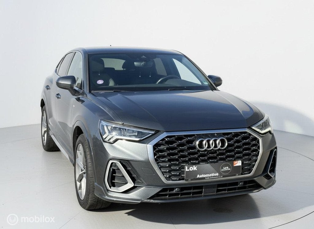 Audi Q3 Sportback 35 TFSI S Edition 360CAMERA|LEDER|LED|CARP, Auto's, Audi, 15 km/l, Zwart, 4 cilinders, 150 pk
