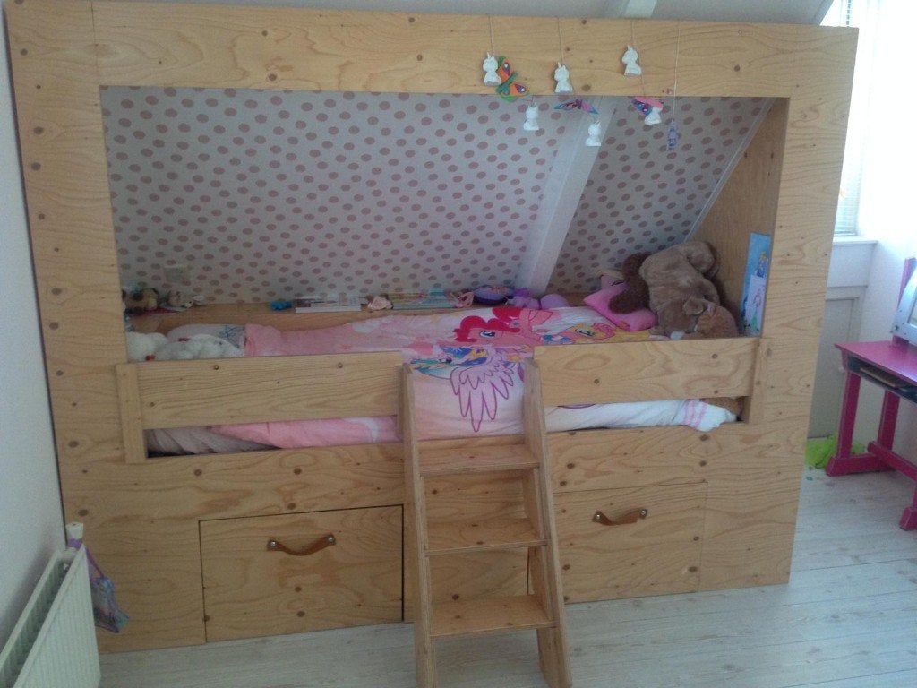 Bedstee / houten bed (voor onder schuin dak 46°), Ophalen, 90 cm, Zo goed als nieuw, 200 cm