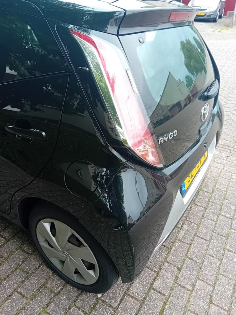Toyota Aygo 1.0 Vvt-i 69pk 5D 2018 Zwart, Voorwielaandrijving, Stof, 4 stoelen, Zwart