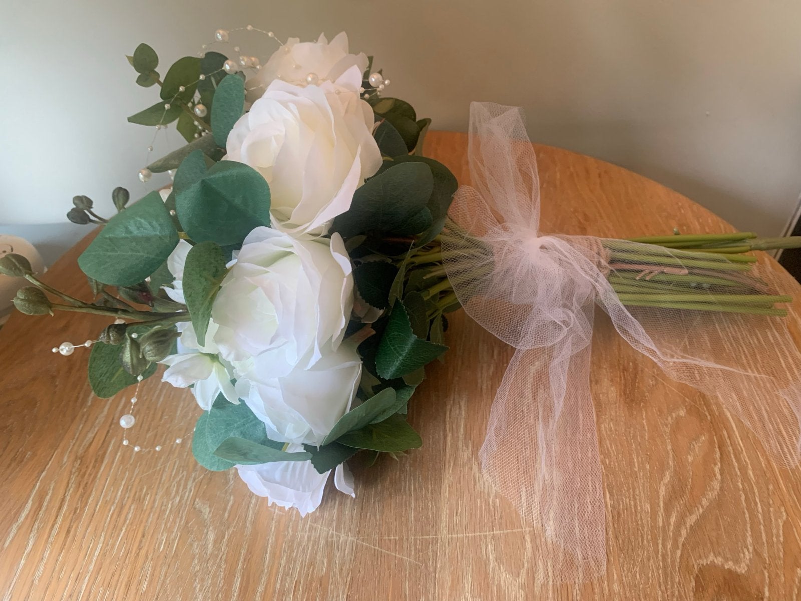 Bos kunstbloemen met witte tinten en parels, Binnen, Textiel, Ophalen of Verzenden, Boeket
