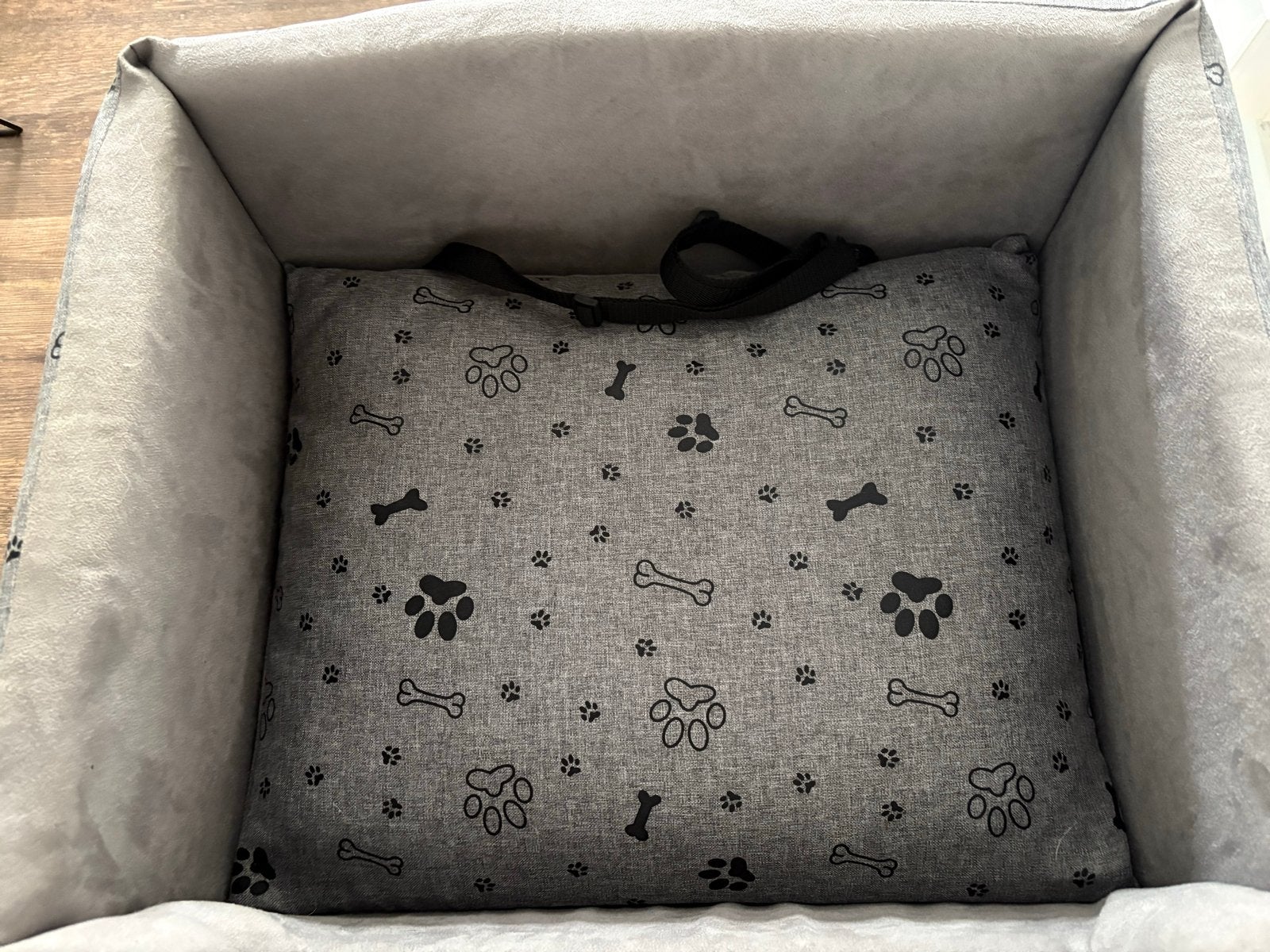 Black Paws - Autostoel voor hond - 57x46cm, Dieren en Toebehoren, Ophalen, Nieuw
