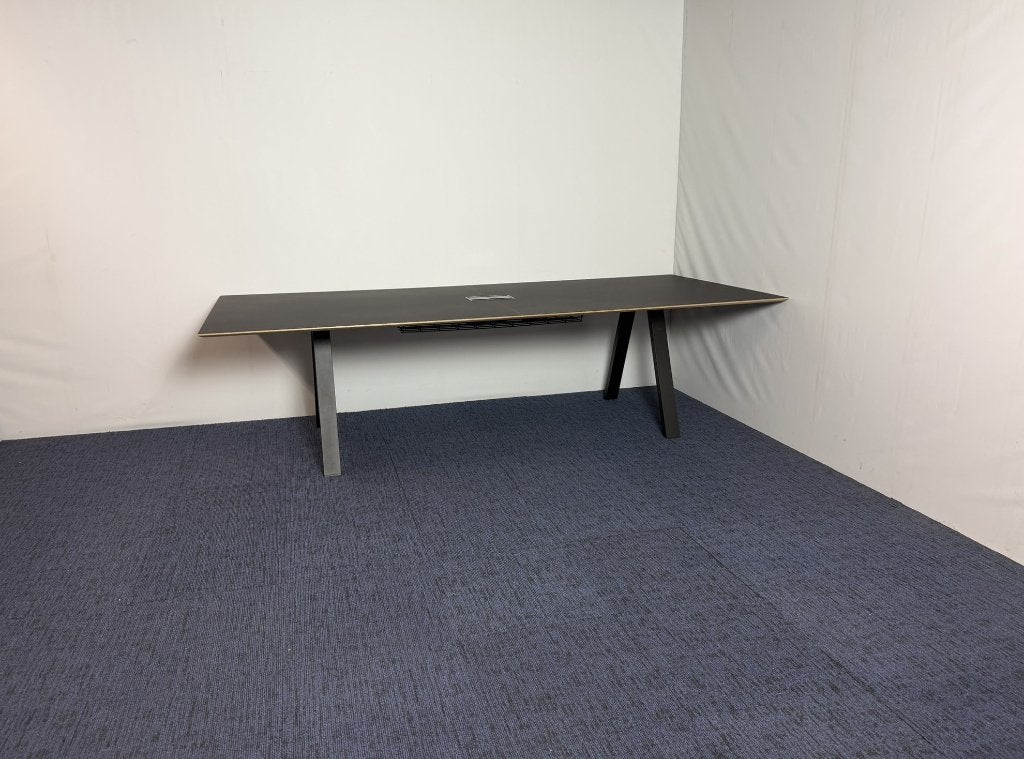 Foto 2 van Vergadertafel Ahrend Aero, zwart, 280 x 120 cm.