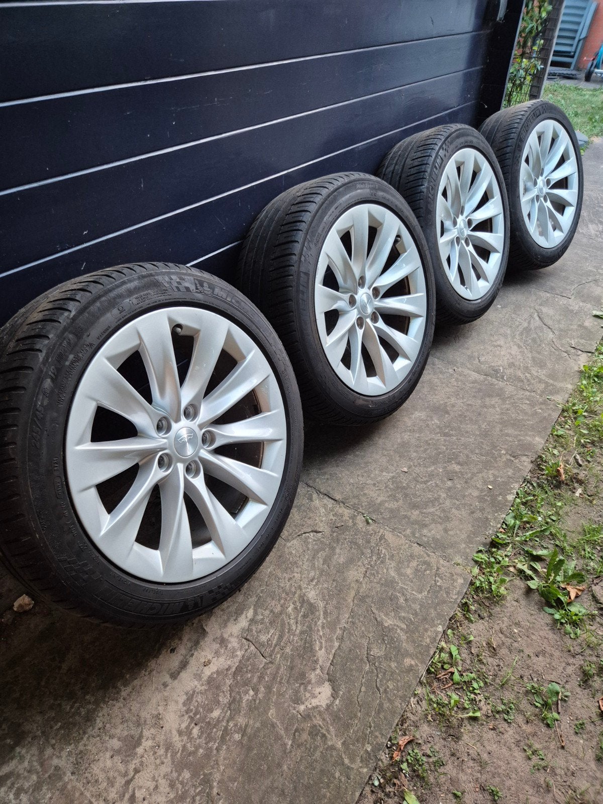 Tesla Model S 19 inch velgen met banden, Banden en Velgen, Personenwagen, Zomerbanden, Ophalen