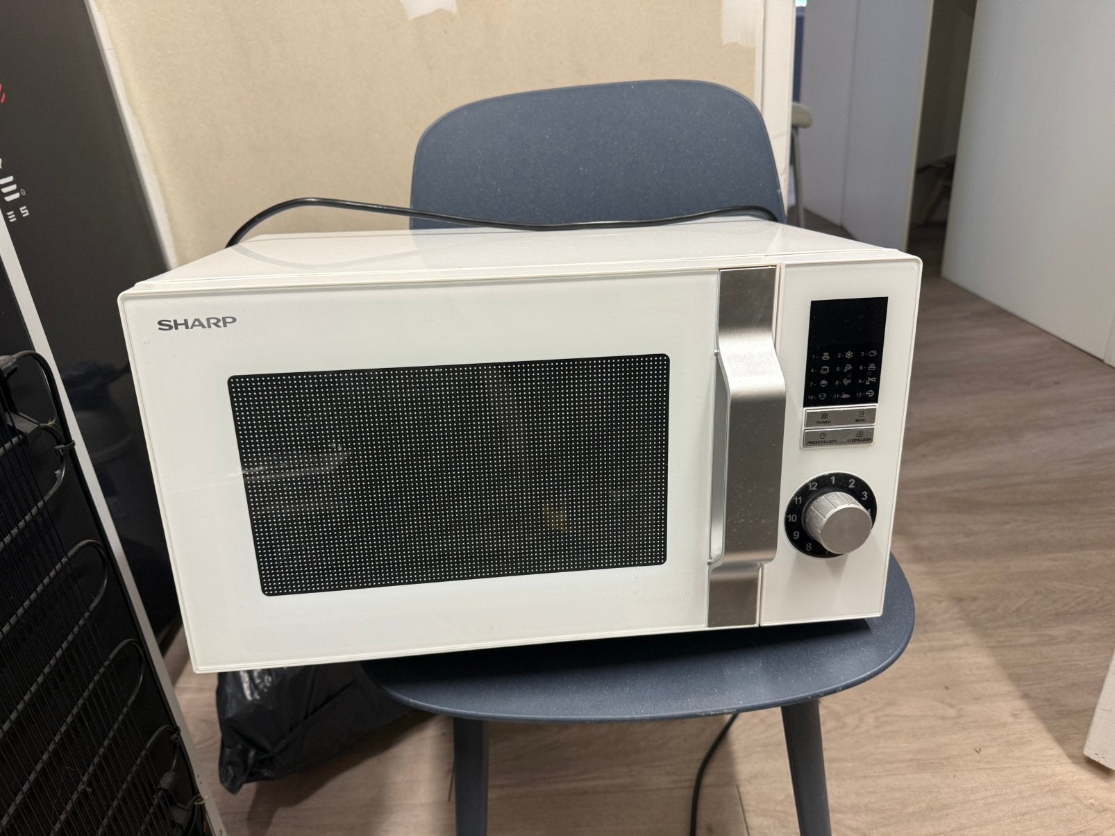 Magnetron Sharp zo goed als nieuw, Ophalen, Zo goed als nieuw